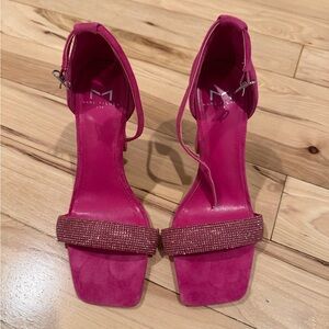 Marc Fisher Angelo sandal heel - size 6!